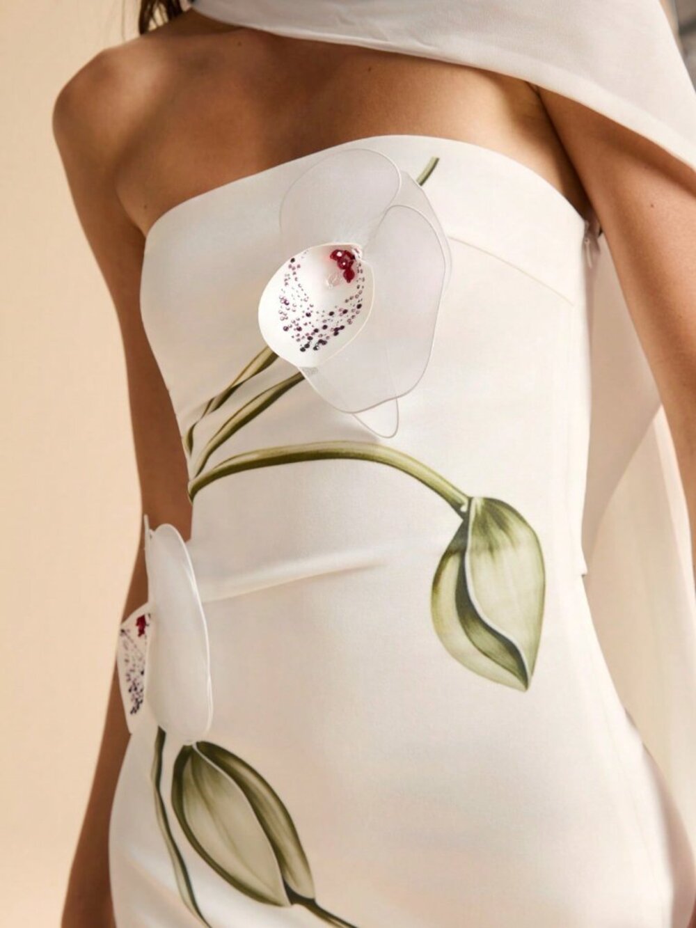 White Elegant Women's 3d Floral Strapless Dress With Scarf - Picture 5 of 5